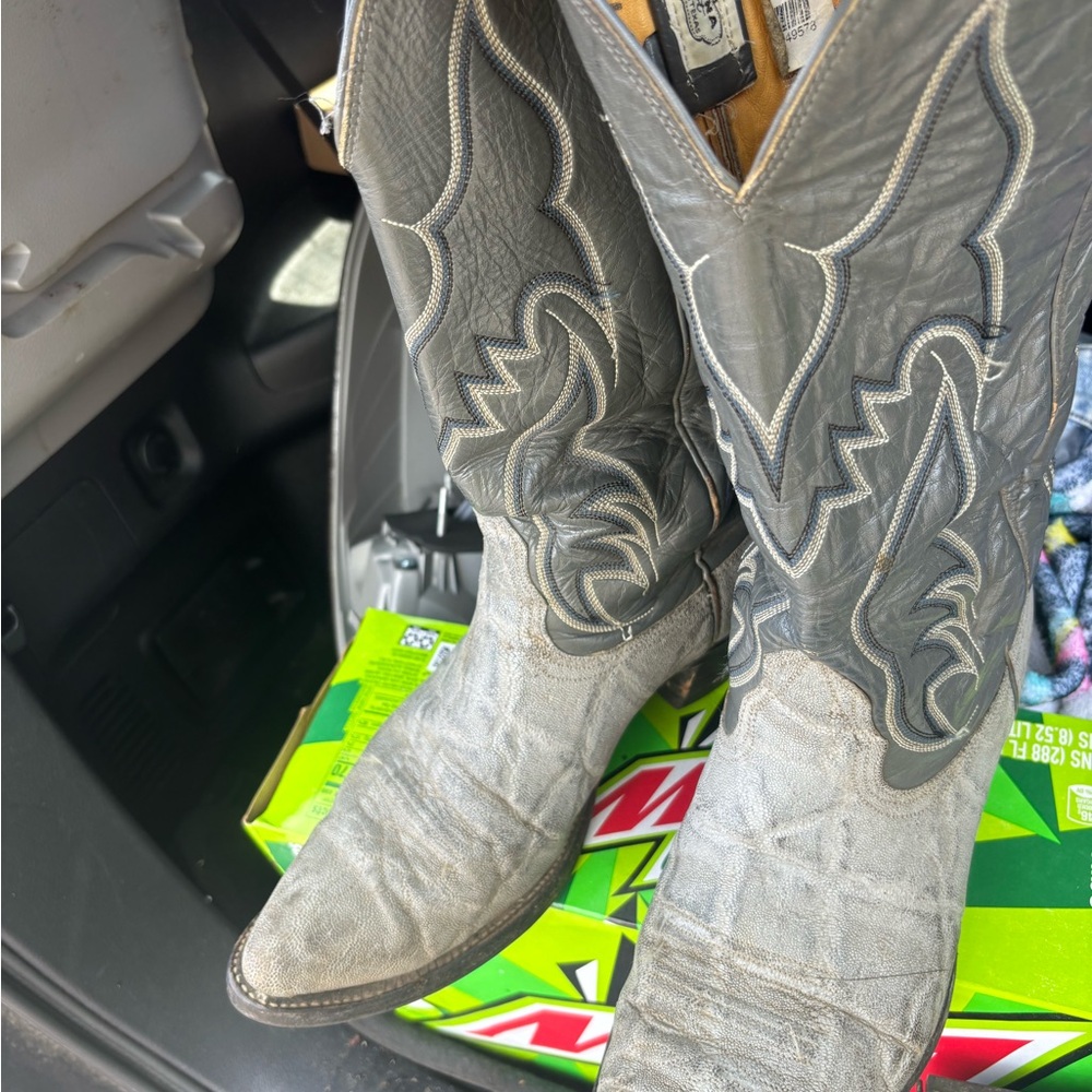 Tacano- some flaws elephant boots-gray 10d